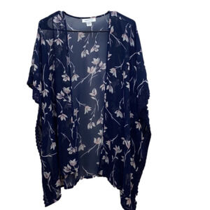 Motherhood maternity woman’s komono cardigan cover up floral